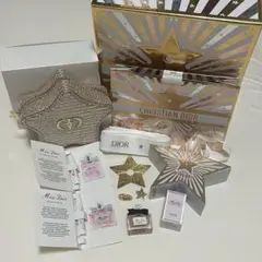 DIOR ホリデー2025 ノベルティ ポーチ ミスディオール ピンバッジ