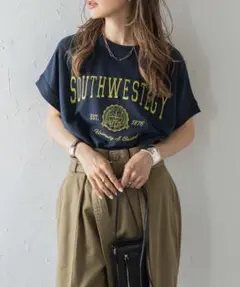 Bonjour Sagan カレッジ刺繍ピグメントスウェットTシャツ ネイビー