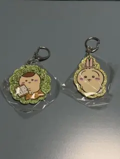 ちいかわ　ラメアクリルキーホルダー　うさぎ　くりまんじゅう