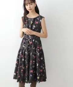 極美品*近年✨ボタニカルアートフラワーワンピース ティアード ロング丈 花柄 M