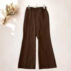 ビューティーアンドユース フレアパンツ センタープレス 美脚 きれいめ 9832のサムネイル