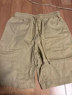 ベージュ ショートパンツ ウエストゴム