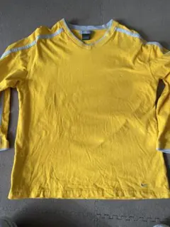 Nike 黄色 Vネック Tシャツ