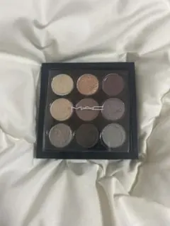 アイシャドウパレット