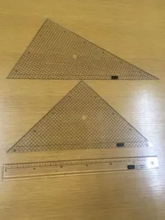 정사각형 삼각형 눈금자 및 직선 눈금자
