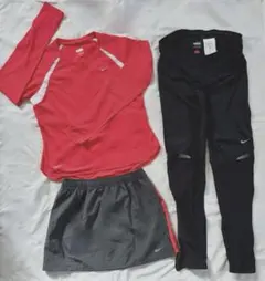 ナイキ　NIKE フィットドライ　ランニングウェア　セットアップ　上下　ウーマン