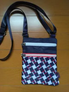 アダバット サコッシュのサムネイル