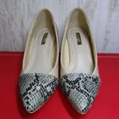 Lenaベージュ ヘビ柄 ポインテッドトゥパンプス 中ヒール　Sサイズ