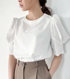 タグ付き未使用♡JUNOAH♡パフスリーブボリュームブラウスのサムネイル
