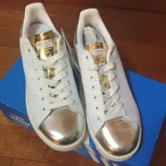 希少 STAN SMITH “MID-SUMMER METALLIC PACK”