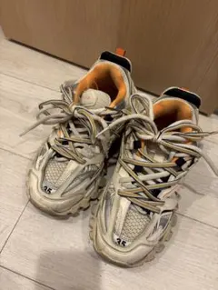 オールマイティー師範様BALENCIAGA Track ホワイト オレンジ 43 - メルカリ