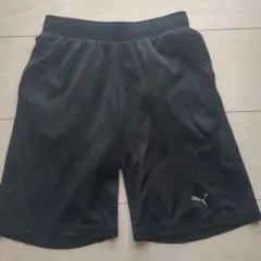プーマブラック ハーフパンツ130㌢