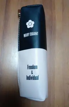 MARY QUANT 筆箱