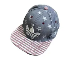 adidas 星柄デザイン　ストライプキャップ