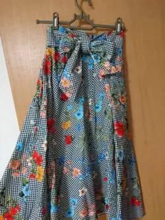 ザラ 花柄スカート チェック