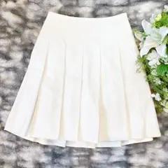 【QUEENS COURT】 プリーツ スカート(2) 白 日本製 美シルエットのサムネイル