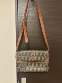 【FENDI 】ショルダーバッグ　ズッカ柄　PVC ブラウン　ブラック