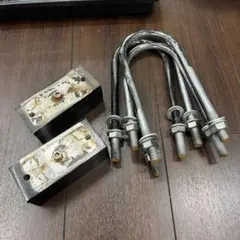 ハイエース ダウンブロック2.5インチ リーフプレートバンプ付き - メルカリ