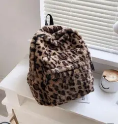 SHEINヒョウ柄モコモコリュックのサムネイル