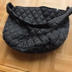 ブラック キルティング ショルダーバッグ