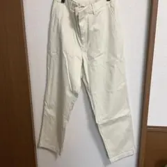 【新品】UNIQLOクリーム色 チノパン ウエスト84cm