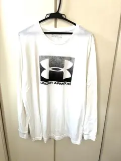 【美品】UNDER ARMOUR 長袖カットソー ホワイト XLのサムネイル