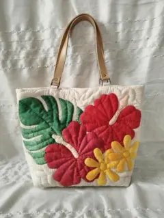 【りりぃ♡】ハワイアンキルトハンドメイドバック ハワイアンキルトバッグ - RAIMURAITO'S GALLERY | minne byGMO