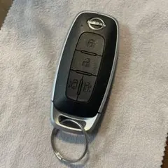 日産車　セレナ　キーのサムネイル