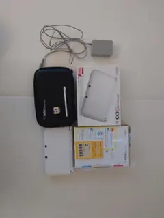 Nintendo 3DS LL本体 ソフト3本 充電器・ソフトケース付き