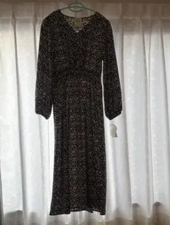 motti新品花柄VネックワンピースM