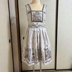 プリンセスモチーフのスリーブレスワンピース