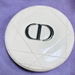 ディオールスキンフォーエバークチュールルミナイザー 03