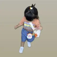 セット売り　パタゴニアティシャツ　 2T オレンジ　デニムパンツのサムネイル