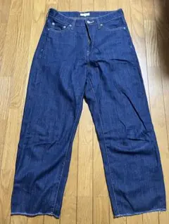 アースミュージック&エコロジー ダークブルーワイドレッグデニム Mサイズ