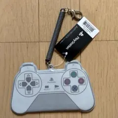 プレイステーション コントローラー型 ダイカットパスケース　プレステ
