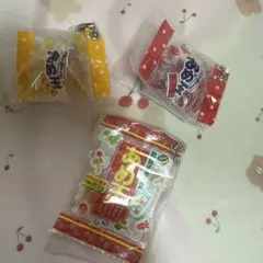 ガチャガチャ　あめ玉3個セット　カプセルトイ