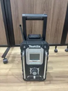 Makita MR108 充電式ラジオ 本体のサムネイル