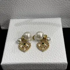 Christian Dior ディオール ハート パール ピアス