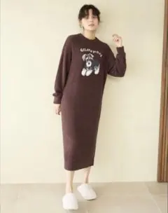 人気完売品　ジェラートピケ　シュナウザー柄DOG ジャガードワンピースのサムネイル