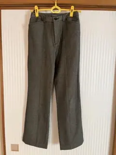 センターラインのある厚手生地のハンサムスラックス　M