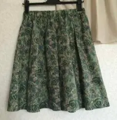 テチチ　リバティローズ柄　タックギャザースカート