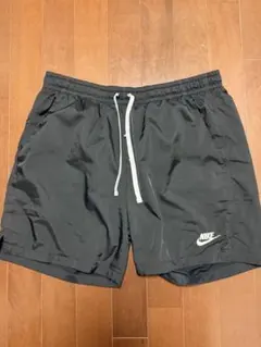 ナイキ ウーブンショートパンツ　ブラック
