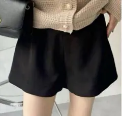 ブラックショートパンツ プリーツデザイン　L