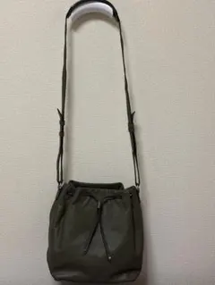 BANANA REPUBLIC オリーブグリーン レザー ショルダーバッグ