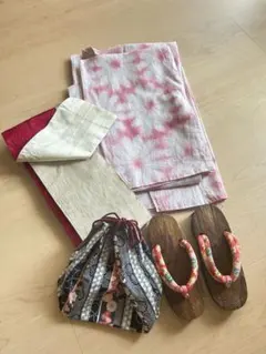 値下げ/絞り風浴衣/麻混/4点セット(浴衣、帯、巾着、下駄)