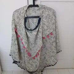 ペイズリー柄 授乳ケープ ポンポン付き