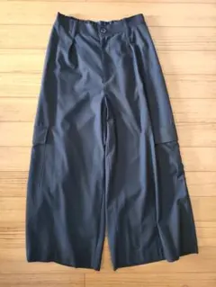 黒いパンツ サイドポケット付き