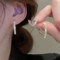 ✴️ゴールド ハートデザイン ジルコニア ピアスオシャレ 韓国✴️只今SALE中✴️
