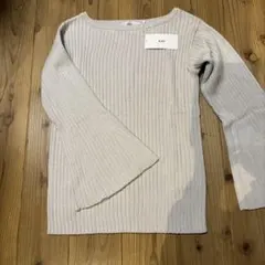 薄手のセーター