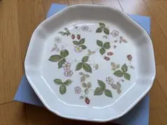 【新品未使用】ウェッジウッド ワイルドストロベリー 金縁　八角皿